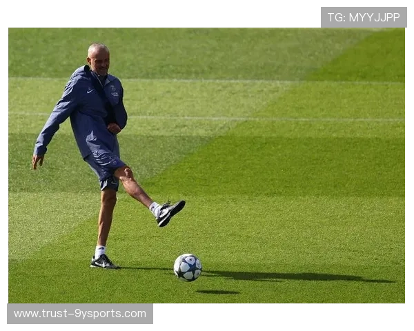 巴黎圣日耳曼新赛季备战进展球员伤病恢复情况引关注